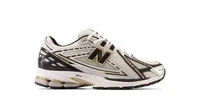 Suka Gaya Streetwear? Ini Inspirasi Outfit dengan New Balance 1906