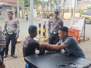 Kelakuan Nyeleneh Para Pelanggar Lalu Lintas di Tasikmalaya