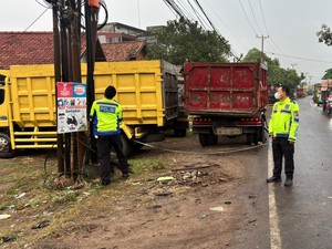Tiga Truk Terlibat Kecelakaan di Jambi, Satu Sopir Tewas