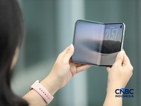Profil smartphone iPhone Duo. (CNBC Indonesia/Tri Susilo)