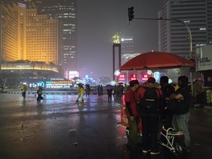 Hujan Deras Mengguyur, Begini Situasi Terkini di Bundaran HI