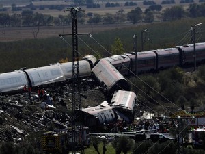 Video Cerita Korban Selamat Tabrakan Kereta Spanyol: Orang Terlempar ke Udara