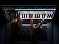 Apple hari ini memperkenalkan MacBook Pro terbaru dengan Layar PROLED XDR. (Dok. Apple)