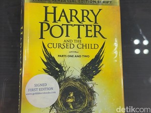 Signed Harry Potter and the Cursed Child Book Sells for IDR 497M