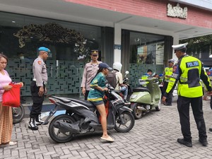 25 Pelanggar Lalu Lintas di Jalan Raya Puputan Denpasar Ditindak Polda Bali