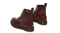 Boots Kulit Baru Bikin Tumit Lecet? Ini 6 Cara Break In yang Aman untuk Kaki 