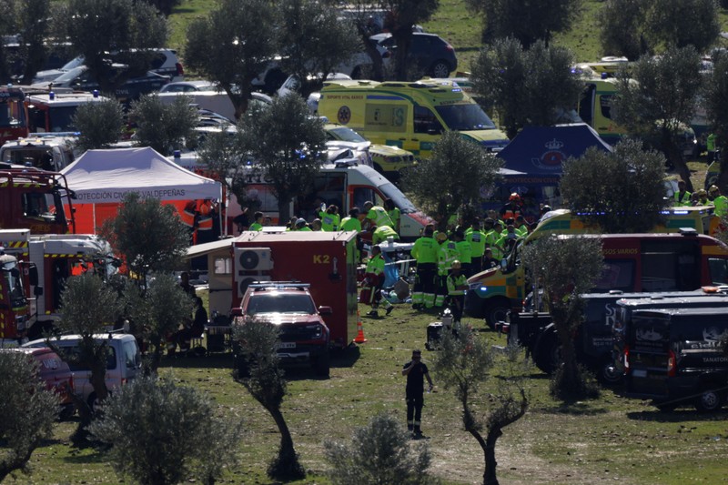 Kecelakaan kereta cepat di Spanyol menewaskan sedikitnya 68 orang dan melukai puluhan penumpang pada Rabu (28/10/2026) waktu setempat. (REUTERS/Violeta Santos Moura)