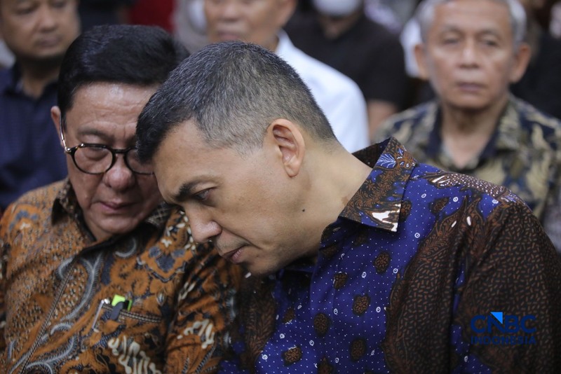 Mantan Wakil Menteri Imigrasi dan Pemasyarakatan (Imipas), Silmy Karim saat menjalani sidang pembacaan surat dakwaan terkait kasus dugaan pemerasan pengurusan izin tinggal Warga Negara Asing (WNA) di Pengadilan Tipikor, Jakarta, Kamis (28/10/2026). (CNBC Indonesia/Faisal Rahman)