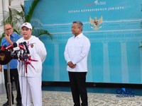 Menpora Erick Thohir saat memberikan keterangan pers di Istana Negara, Jakarta, Kamis (29/10/2026). (Emir Yanwardhana/CNBC Indonesia)