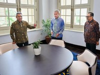 Menteri Keuangan Suahasil Nazara menerima kunjungan Menteri Luar Negeri Singapura, Vivian Balakrishnan di kantor Kementerian Keuangan di Jakarta, Kamis (29/10/2026). (Instagram/menkeuri)