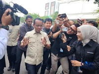 Menteri Koordinator bidang Hilirisasi dan Transisi sekaligus Menteri Energi dan Sumber Daya Mineral (ESDM) Bahlil Lahadalia merapat ke Istana Negara, Rabu (29/10/2026), sore ini. (CNBC Indonesia/Emir Yanwardhana)