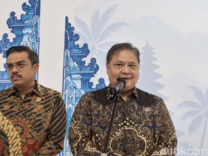 Dolar Tembus Rp 18 Ribu Lebih, Menko Airlangga: Tidak Perlu Panik