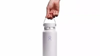 Tumbler Stainless Bau dan Bernoda? Ini 6 Cara Membersihkannya Tanpa Merusak Tutup 