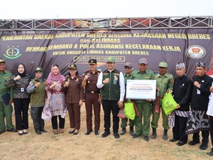 Premi Jasindo Perkuat Perlindungan Anggota Linmas saat Bertugas di Brebes