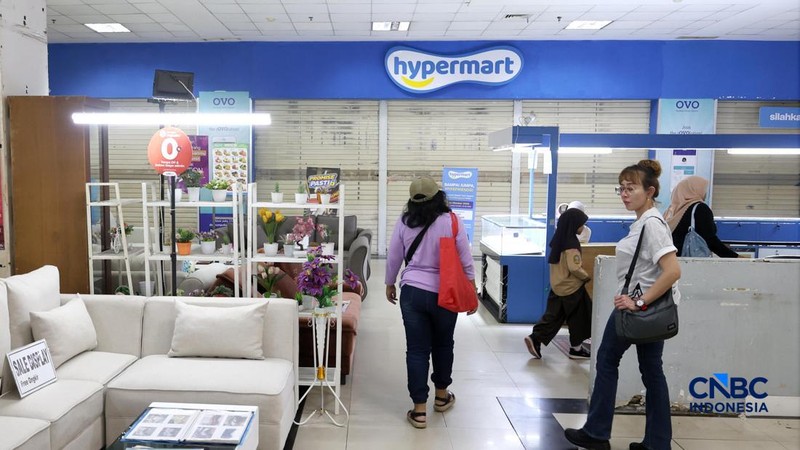 Suasana Gerai Hypermart yang resmi berhenti beroperasi di pusat perbelanjaan Depok Town Square (Detos), Jawa Barat, Kamis (29/10/2026).