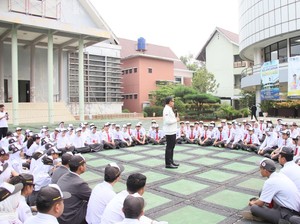 Wamendagri Bima Ajak Siswa SMAN M.H. Thamrin Siapkan Indonesia Emas 2045