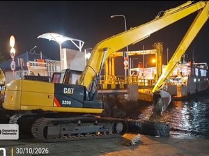 Kapal Sulit Bersandar, Sedimentasi di Dermaga LCM Gilimanuk Dikeruk