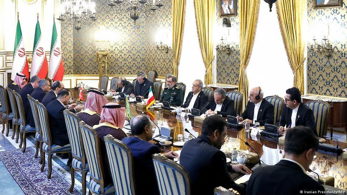 Iran di Persimpangan Perang dan Damai Usai Diplomasi Aliansi Mekkah — NadiKabar.com