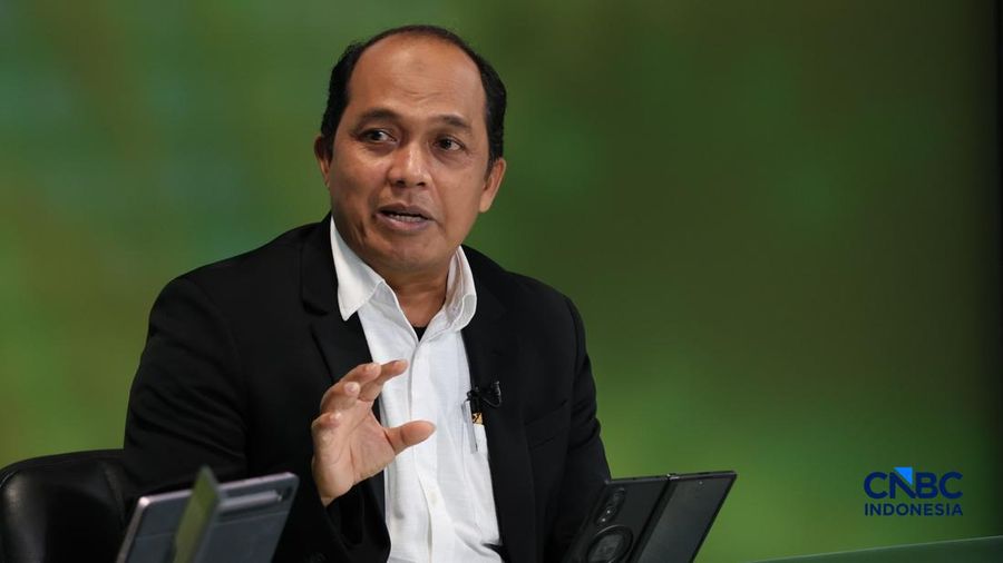 Kepala Balai Besar Perakitan dan Modernisasi Pertanian Tanaman Padi Amin Nur meyampaikan pemaparannya dalam acara World Food Day Inovasi untuk Kedaulatan Pangan Indonesia di Jakarta, Jumat (30/10/2026). (CNBC Indonesia/Muhammad Sabki)