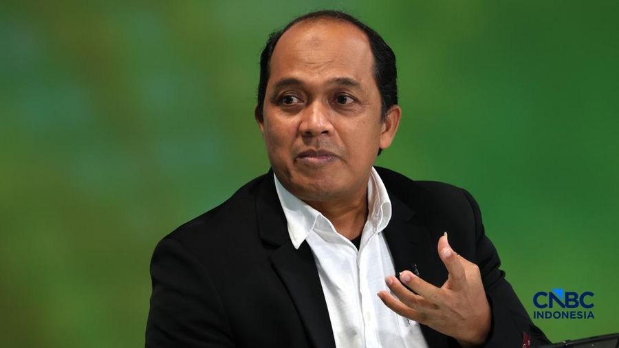 Kepala Balai Besar Perakitan dan Modernisasi Pertanian Tanaman Padi Amin Nur meyampaikan pemaparannya dalam acara World Food Day Inovasi untuk Kedaulatan Pangan Indonesia di Jakarta, Jumat (30/10/2026). (CNBC Indonesia/Muhammad Sabki)