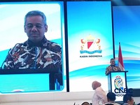 Menteri Keuangan (Menkeu), Suahasil Nazara saat menyampaikan pemaparan dalam Rapimnas Kadin Indonesia di Jakarta, Jumat (30/10/2026). (CNBC Indonesia/Robertus Andrianto Serin)