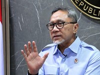Menteri Koordinator Bidang Pangan RI Zulkfli Hasan meyampaikan pemaparannya dalam acara World Food Day Inovasi untuk Kedaulatan Pangan Indonesia di Jakarta, Jumat (30/10/2026). (Tangkapan layar CNBC TV)