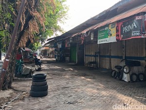 Di Pasar Ini Dwi Bagus Jual Lagi Mesin Bekas Giling Jenazah Dini dan Anak