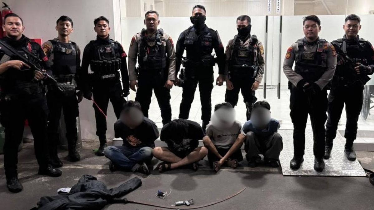 Polisi Tangkap 4 Pemuda Tawuran di Jaktim, Sajam hingga Stik Golf Disita — NadiKabar.com