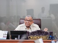 Wakil Menteri Ketenagakerjaan, Afriansyah Noor, saat menerima audiensi perwakilan FSPGI di Kantor Kementerian Ketenagakerjaan, Jakarta, Kamis (29/10/2026).
