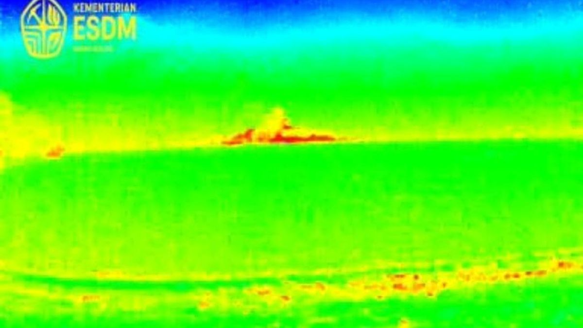 Gunung Anak Krakatau 7 Kali Erupsi Malam Ini, Status Level Siaga — NadiKabar.com