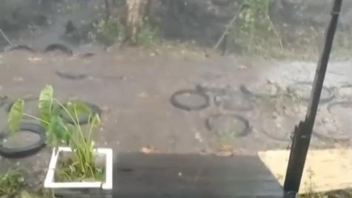 Hujan Es di Palangka Raya Bikin Warga Kaget: Seperti Dilempari Batu — NadiKabar.com