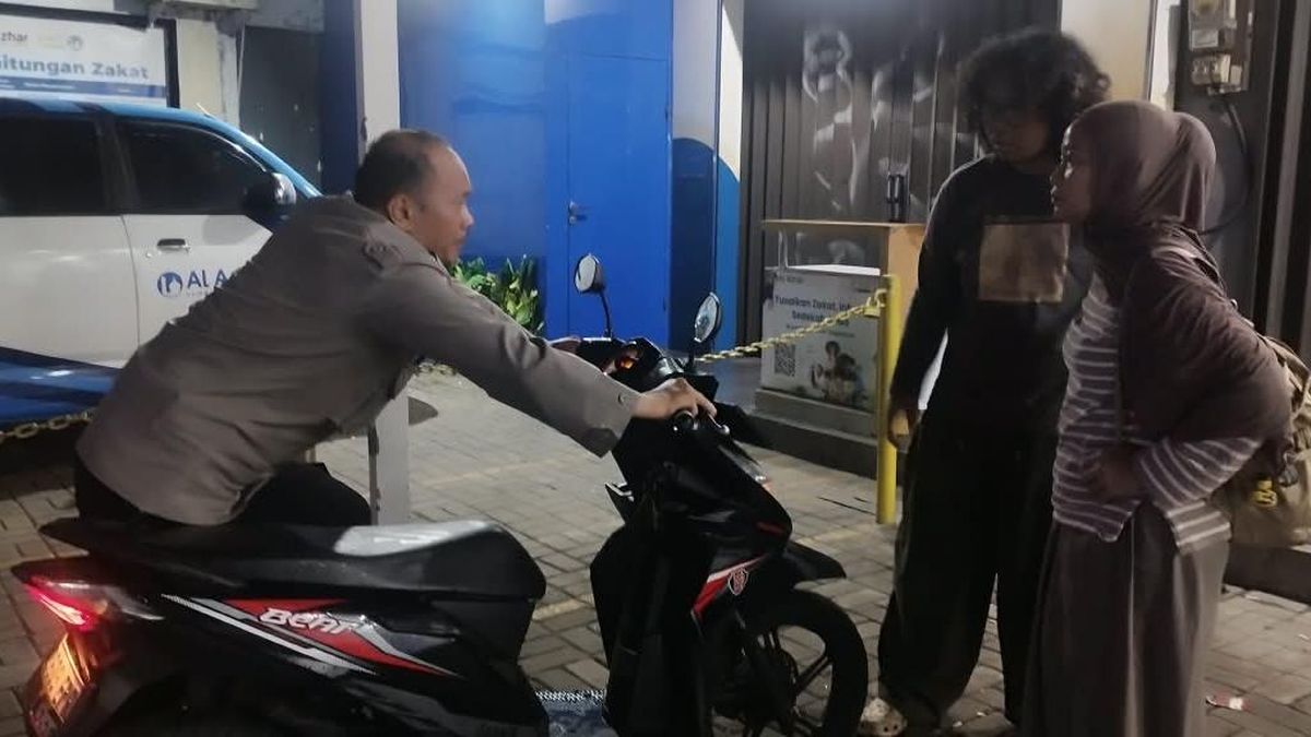 Motor Mogok Imbas Hujan, Warga di Ciputat Minta Bantuan Polisi Via 110 — NadiKabar.com
