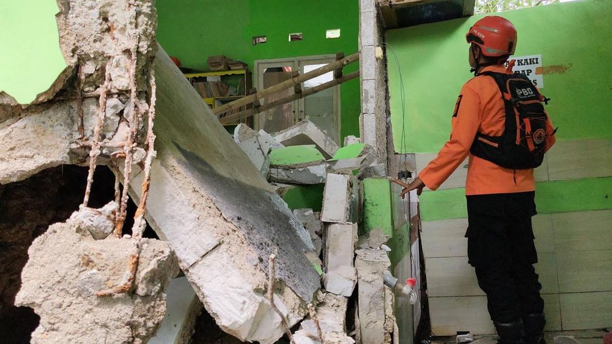 Tanah Bergerak di Cijayanti Bogor, Rumah hingga Musala Rusak — NadiKabar.com